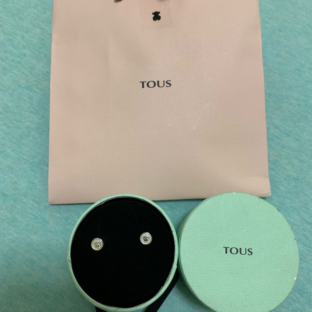 Tous small round earring